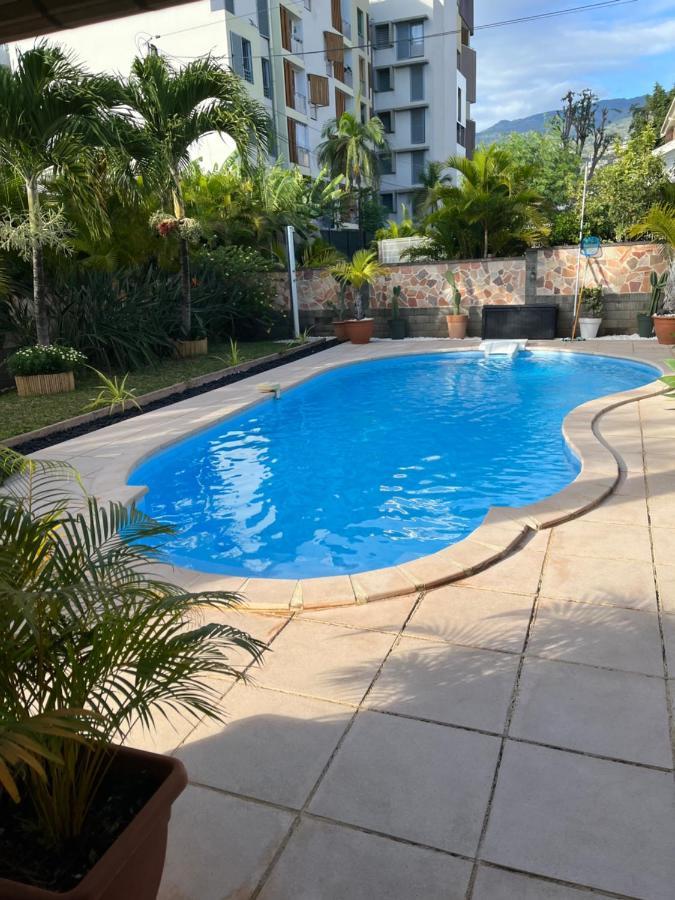 Studio Cosy Avec Piscine Dans Une Villa Saint-Denis Exterior foto
