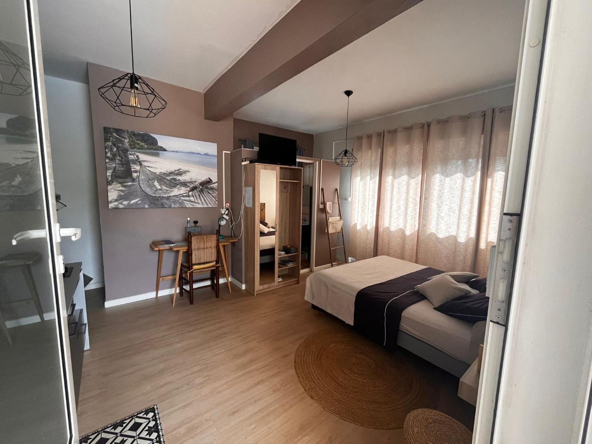 Studio Cosy Avec Piscine Dans Une Villa Saint-Denis Exterior foto